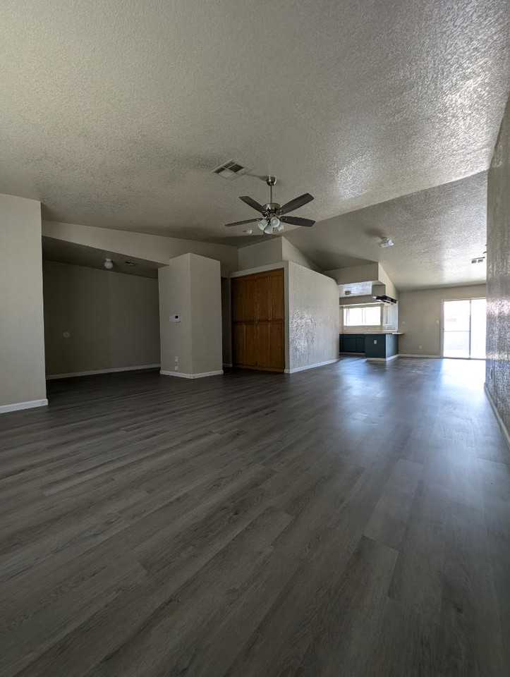 11287 E 26th St - Photo 5 of 20