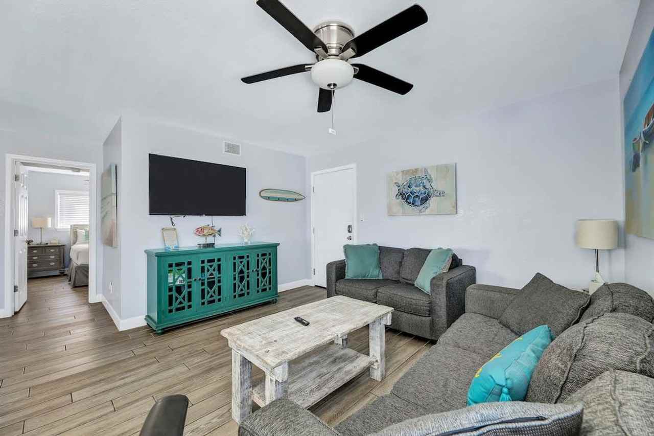 132 E Gardenia St #1515054P - Photo 2 of 24