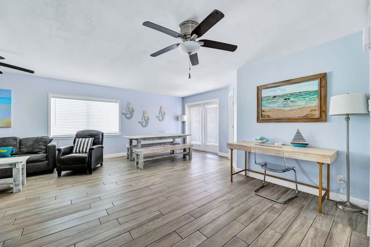 132 E Gardenia St #1515054P - Photo 4 of 24
