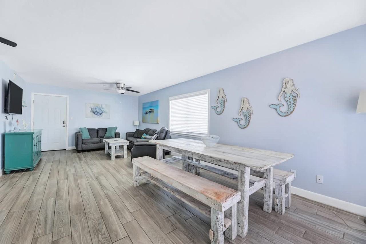 132 E Gardenia St #1515054P - Photo 5 of 24