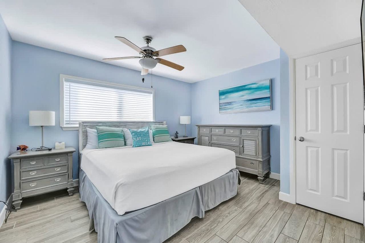 132 E Gardenia St #1515054P - Photo 7 of 24