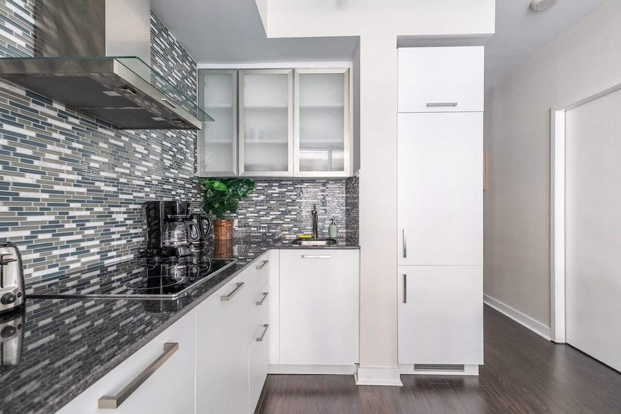 14 York St #1521462P - Photo 3 of 26