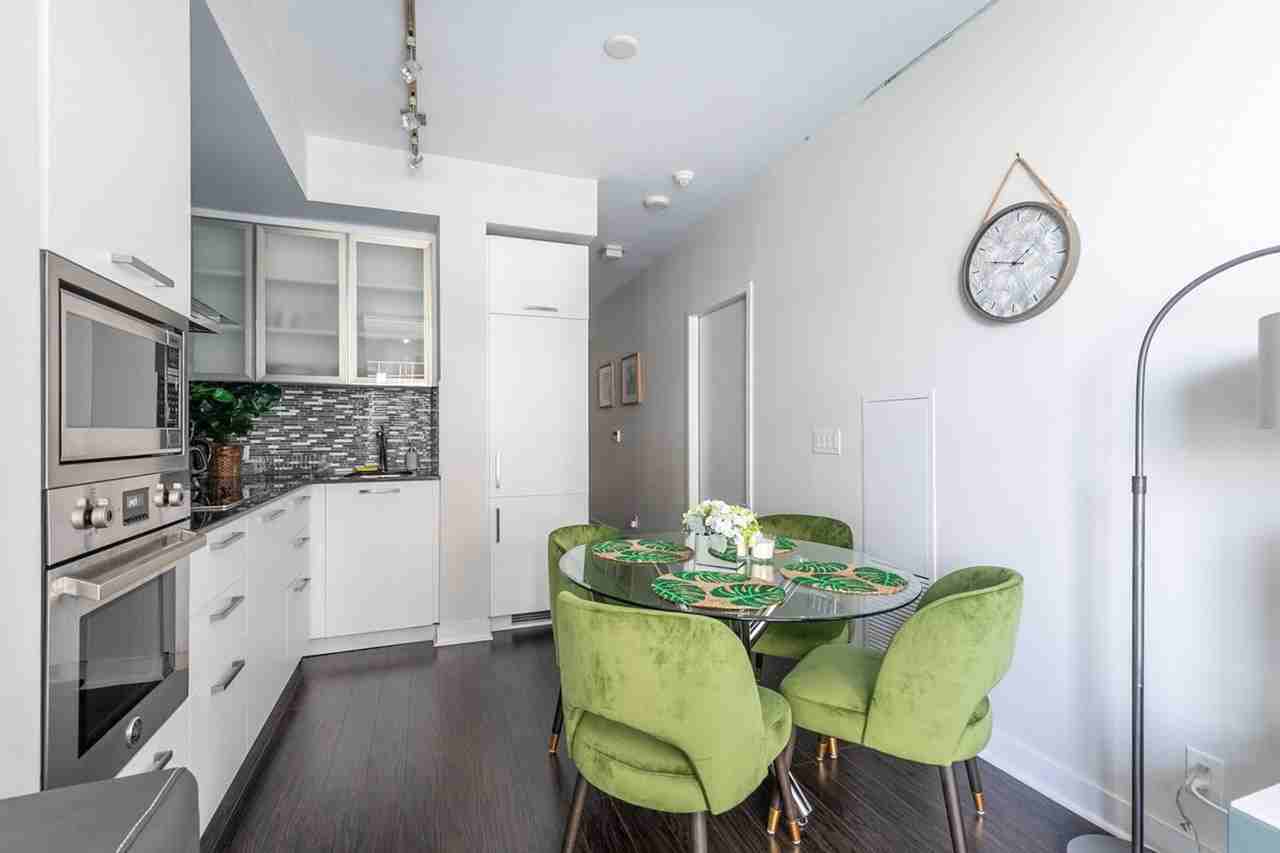 14 York St #1521462P - Photo 4 of 26