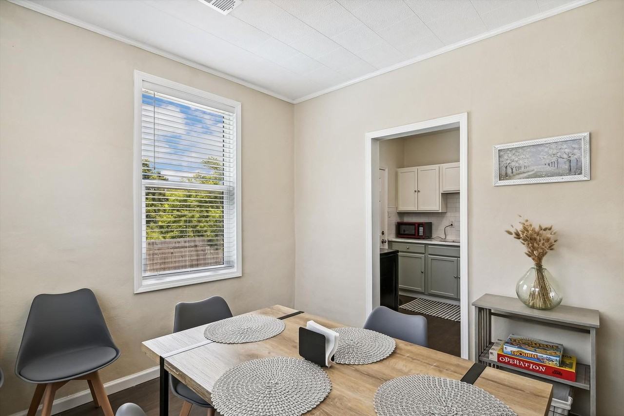 300 Mercedes Ave #1523335P - Photo 6 of 35