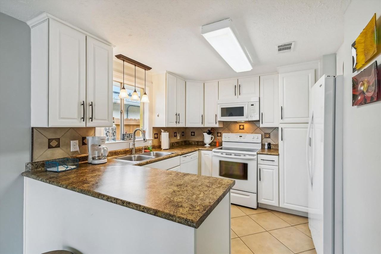 5710 Sunset Ave #1523314P - Photo 4 of 25