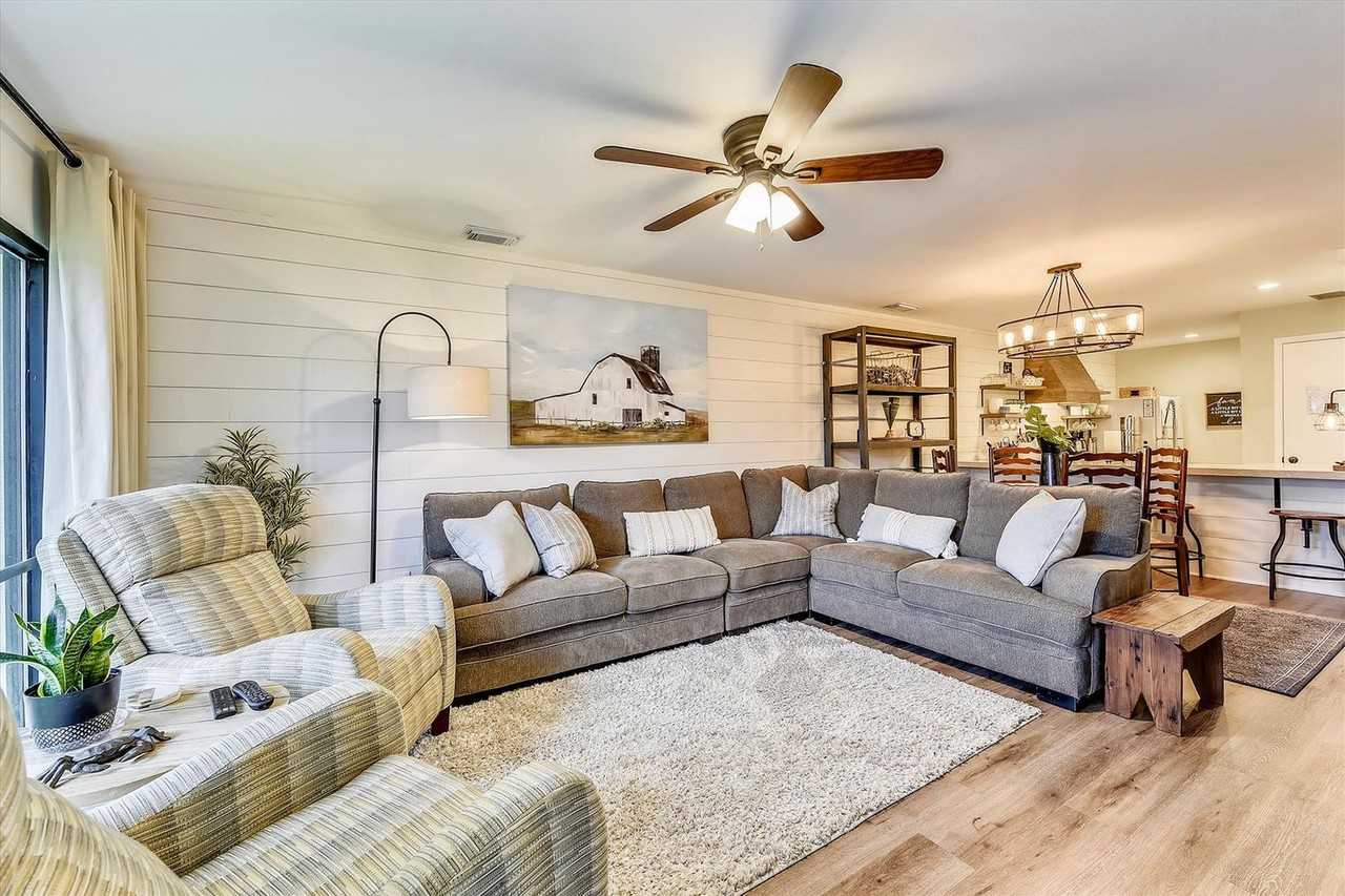 11222 Hutchison Blvd #1523347P - Photo 3 of 40