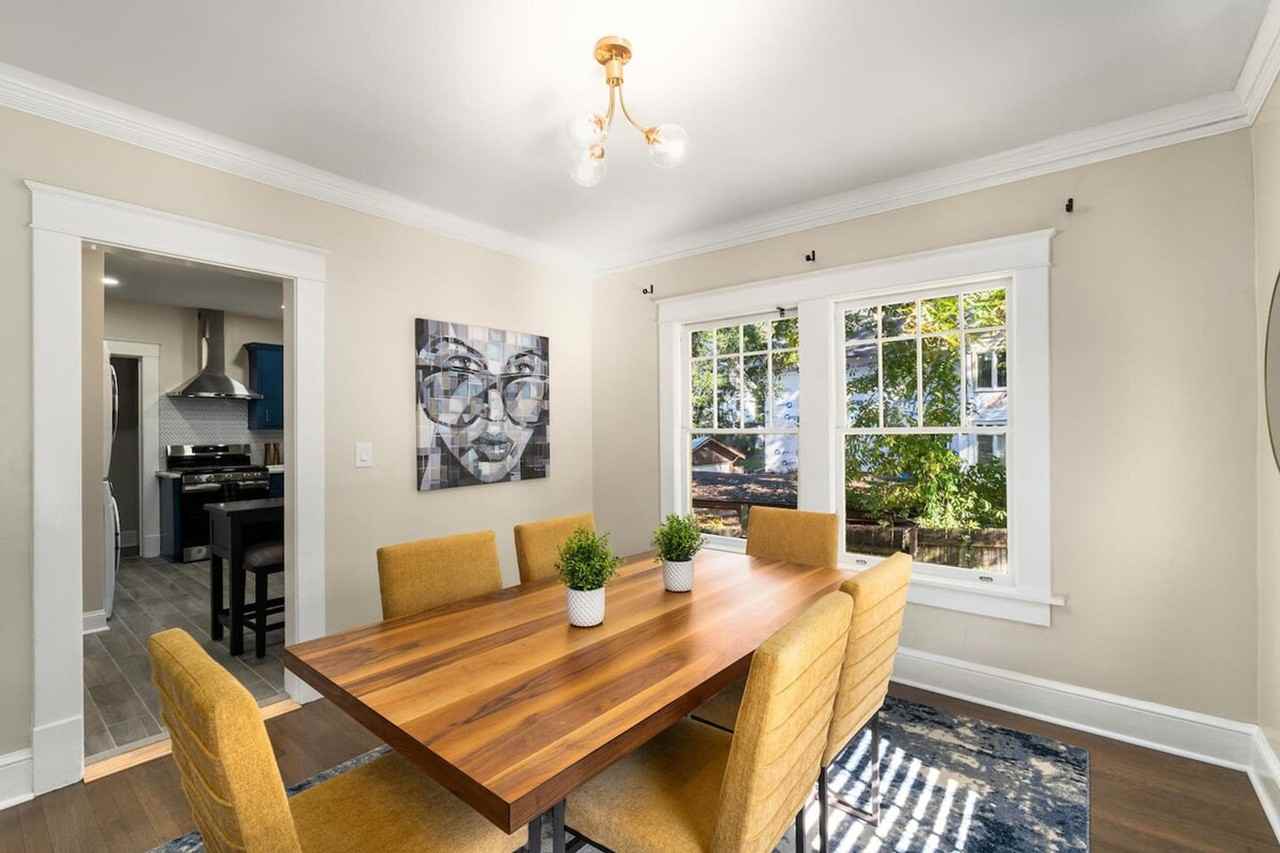 898 North Ave Ne #1523268P - Photo 3 of 16