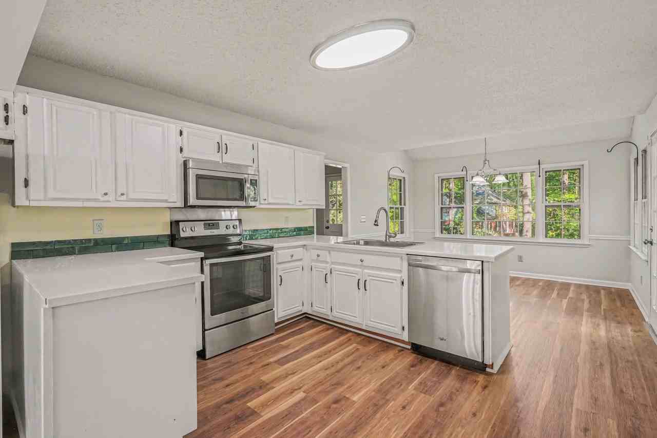 1527 Ridgewood Drive Southwest - Photo 4 of 23