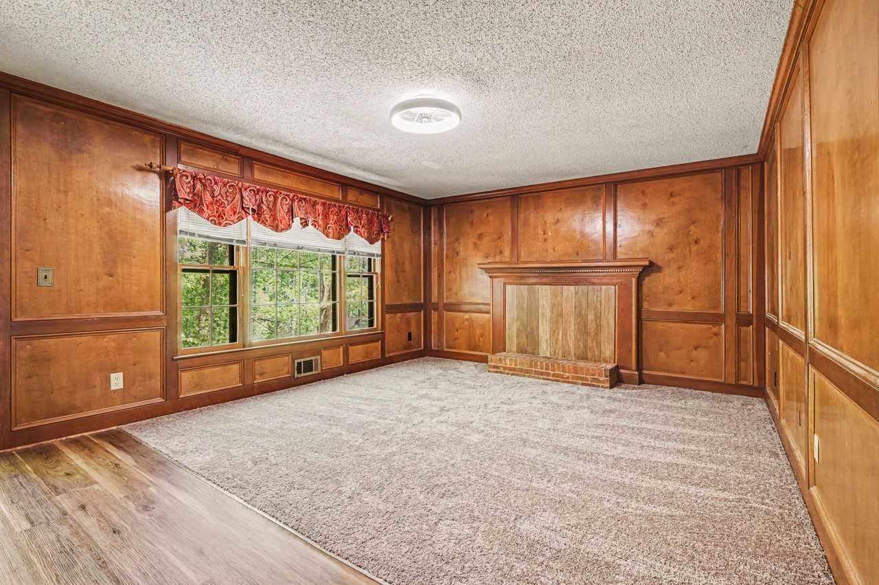 1527 Ridgewood Drive Southwest - Photo 7 of 23