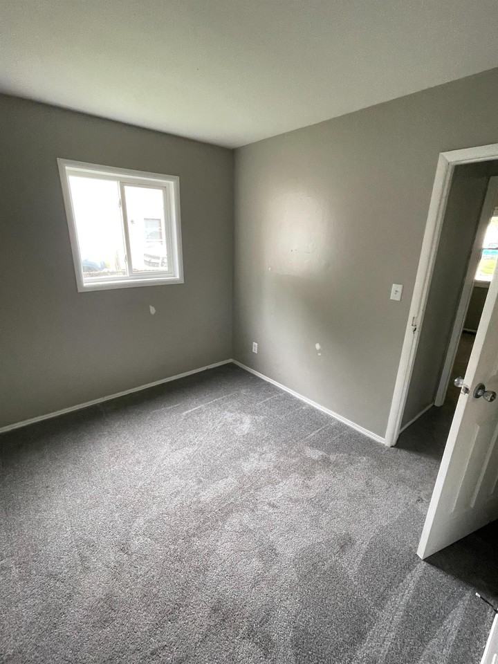 5399 Inlet Dr #1 - Photo 3 of 9