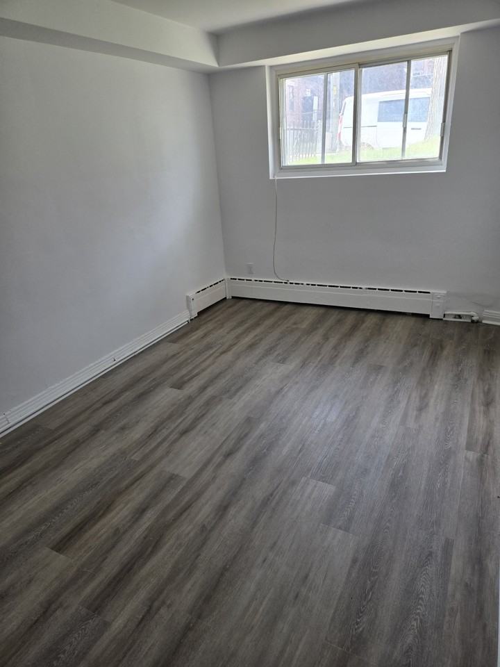 6969 30 Avenue #1 - Photo 6 of 8