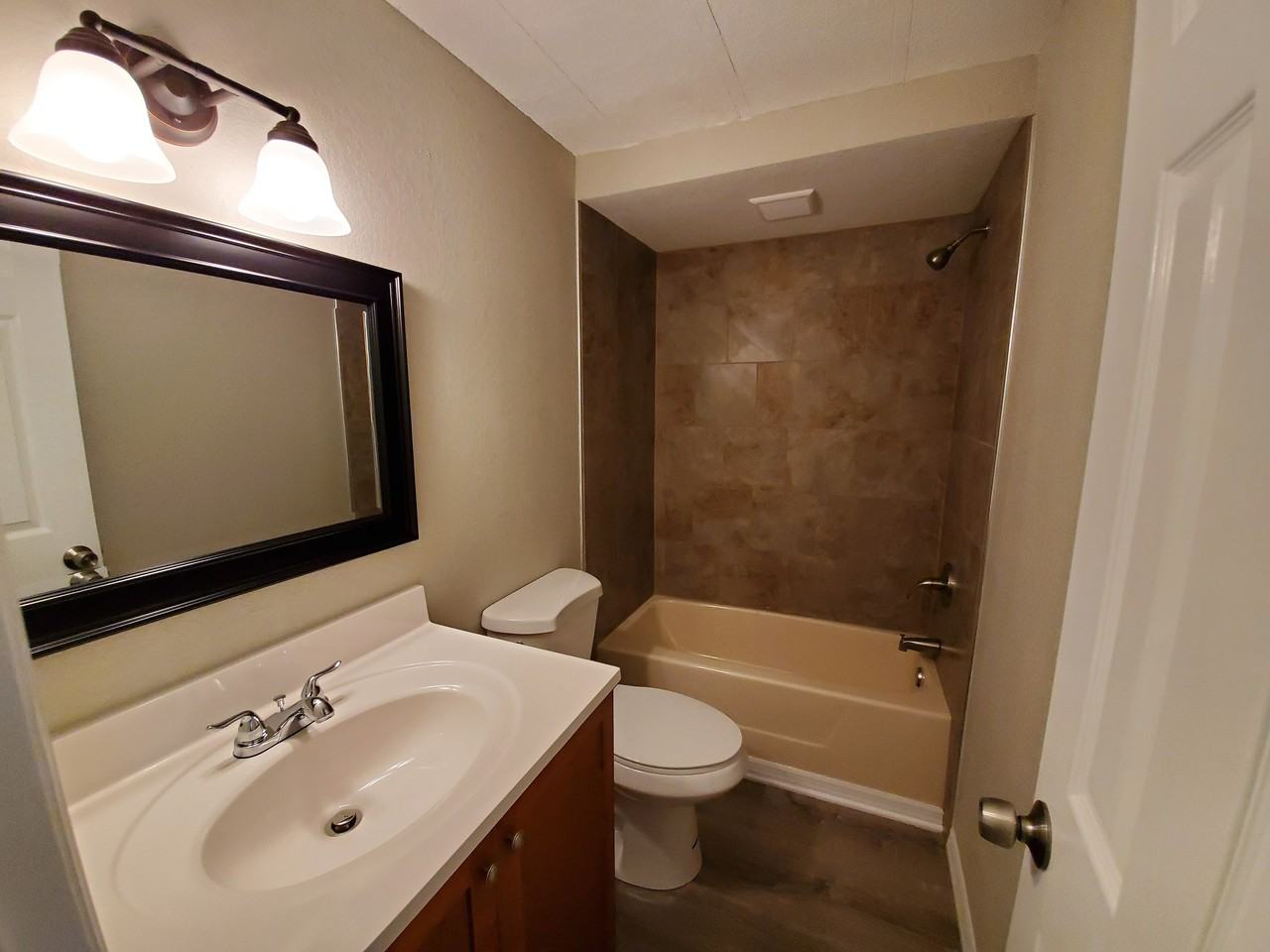 1871 Cactus Ct - Photo 6 of 8