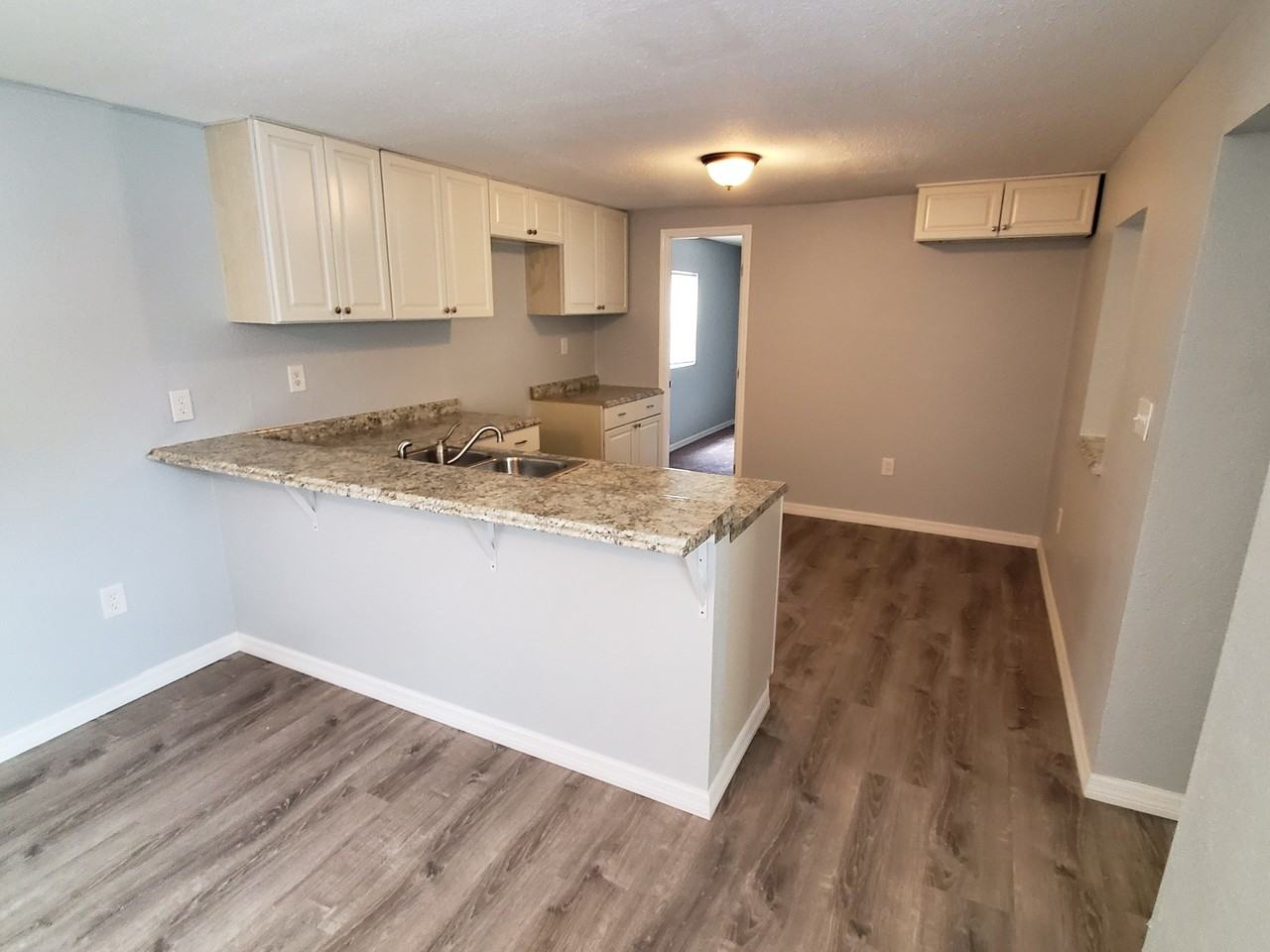1871 Cactus Ct - Photo 5 of 8