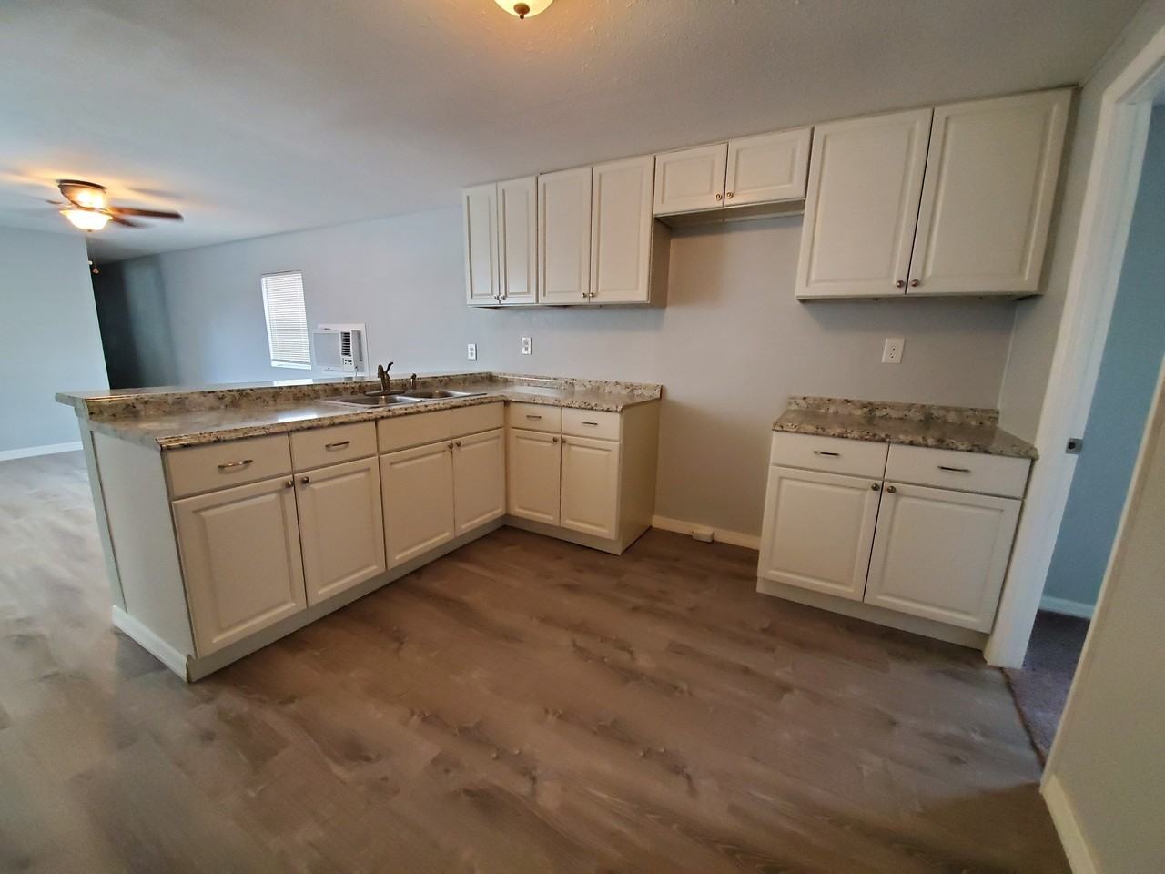 1871 Cactus Ct - Photo 3 of 8