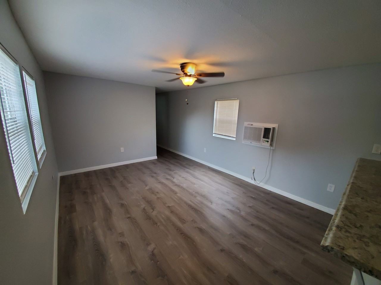 1871 Cactus Ct - Photo 7 of 8