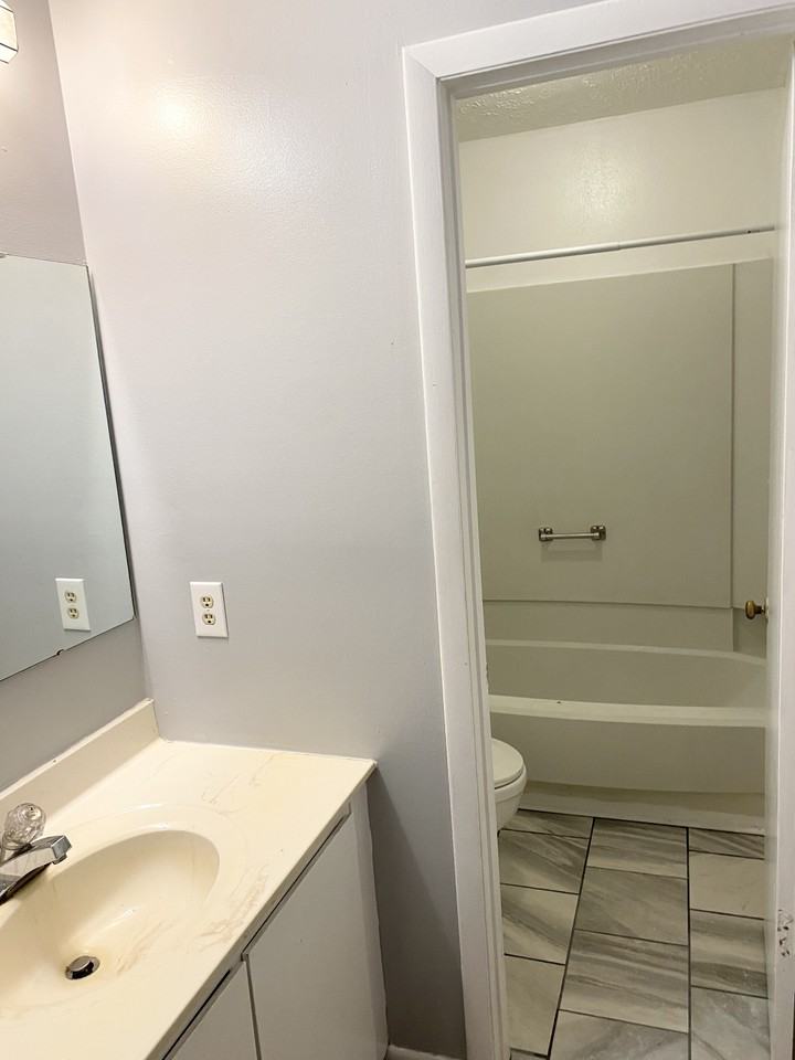 731 Hedgelawn Way #731 - Photo 5 of 9