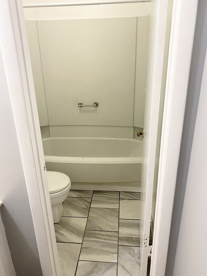 731 Hedgelawn Way #731 - Photo 7 of 9