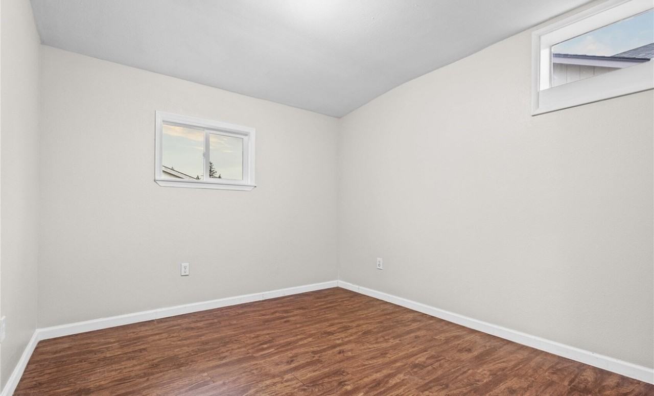 616 117th St S #8 - Photo 2 of 5