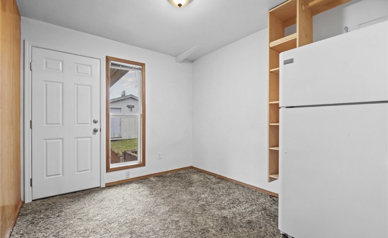 616 117th St S #8 - Photo 3 of 5