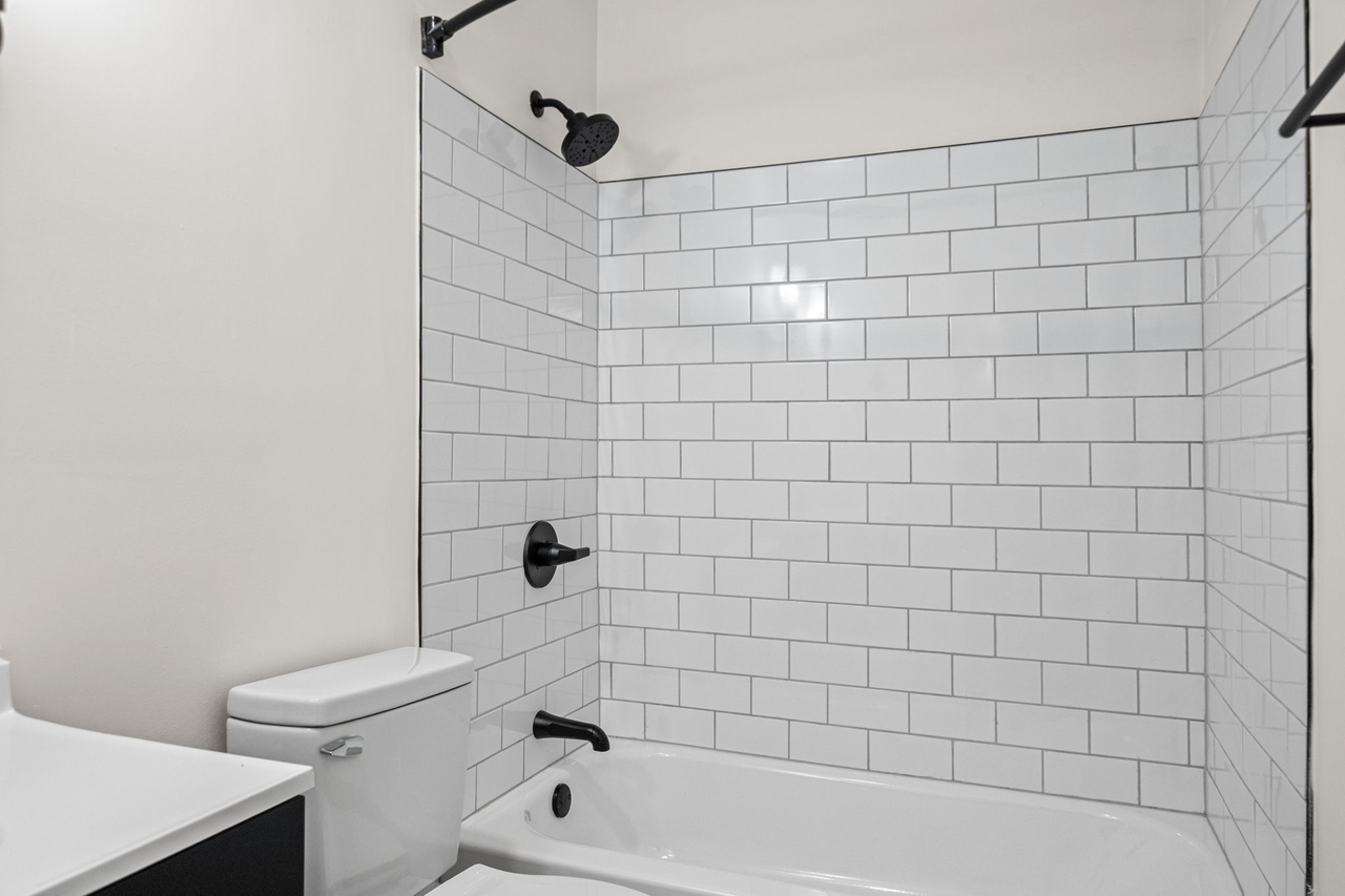 Fairfax Manor Townhomes - Photo 7 of 16