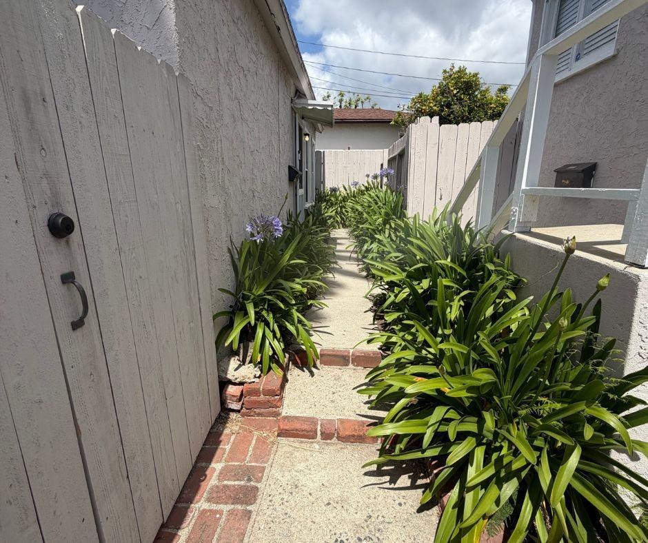 1517 Idaho Ave - Photo 2 of 31