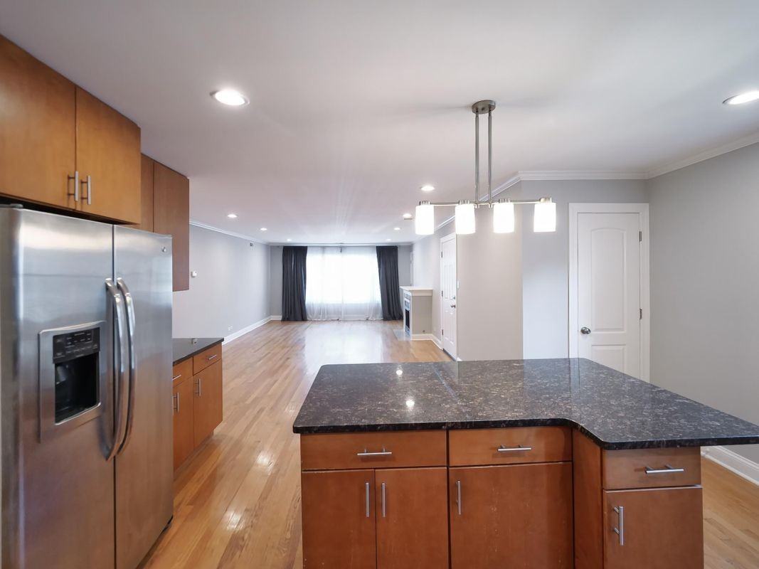 6821 N Wolcott Ave ##2 - Photo 2 of 31