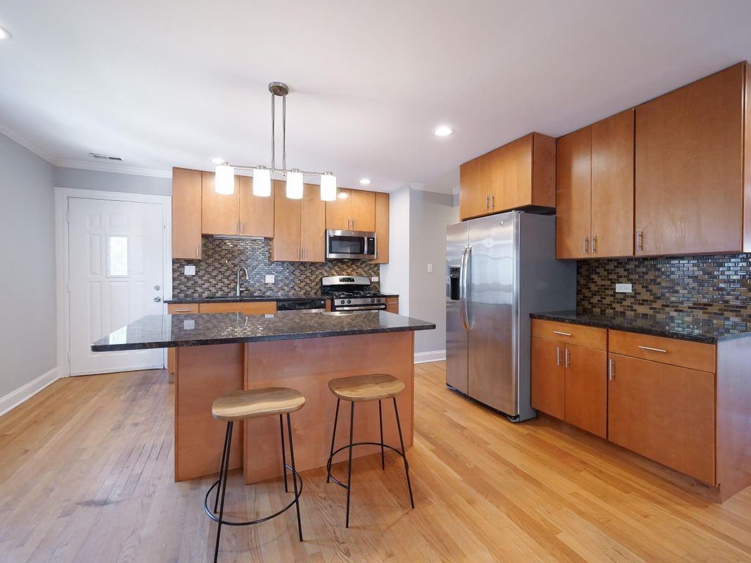 6821 N Wolcott Ave ##2 - Photo 6 of 31