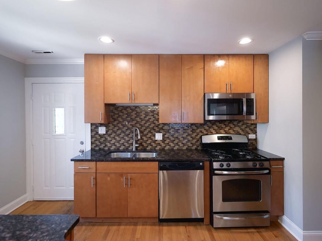 6821 N Wolcott Ave ##2 - Photo 7 of 31