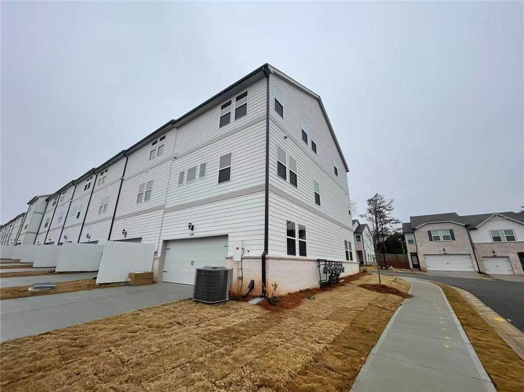 4195 Holland Grove Rd - Photo 3 of 26