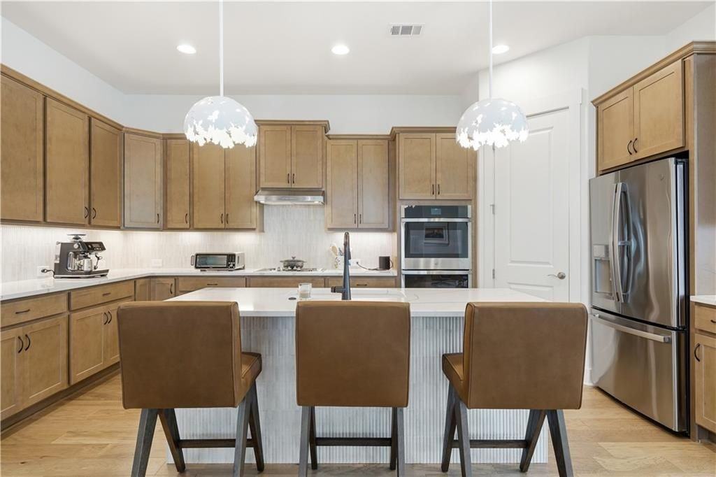 158 Kingwood Dr - Photo 3 of 49