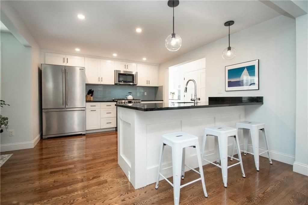 58 Collins St - Photo 7 of 38