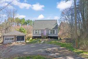 featured image of 7 Pheasant Run