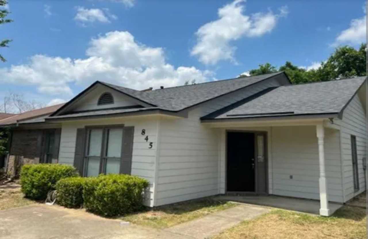 845 Arlington Dr - Photo 2 of 18