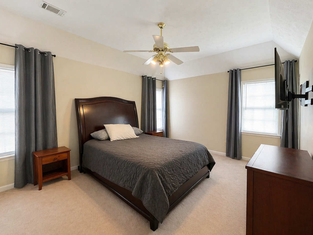3808 Oak Ave - Photo 7 of 19