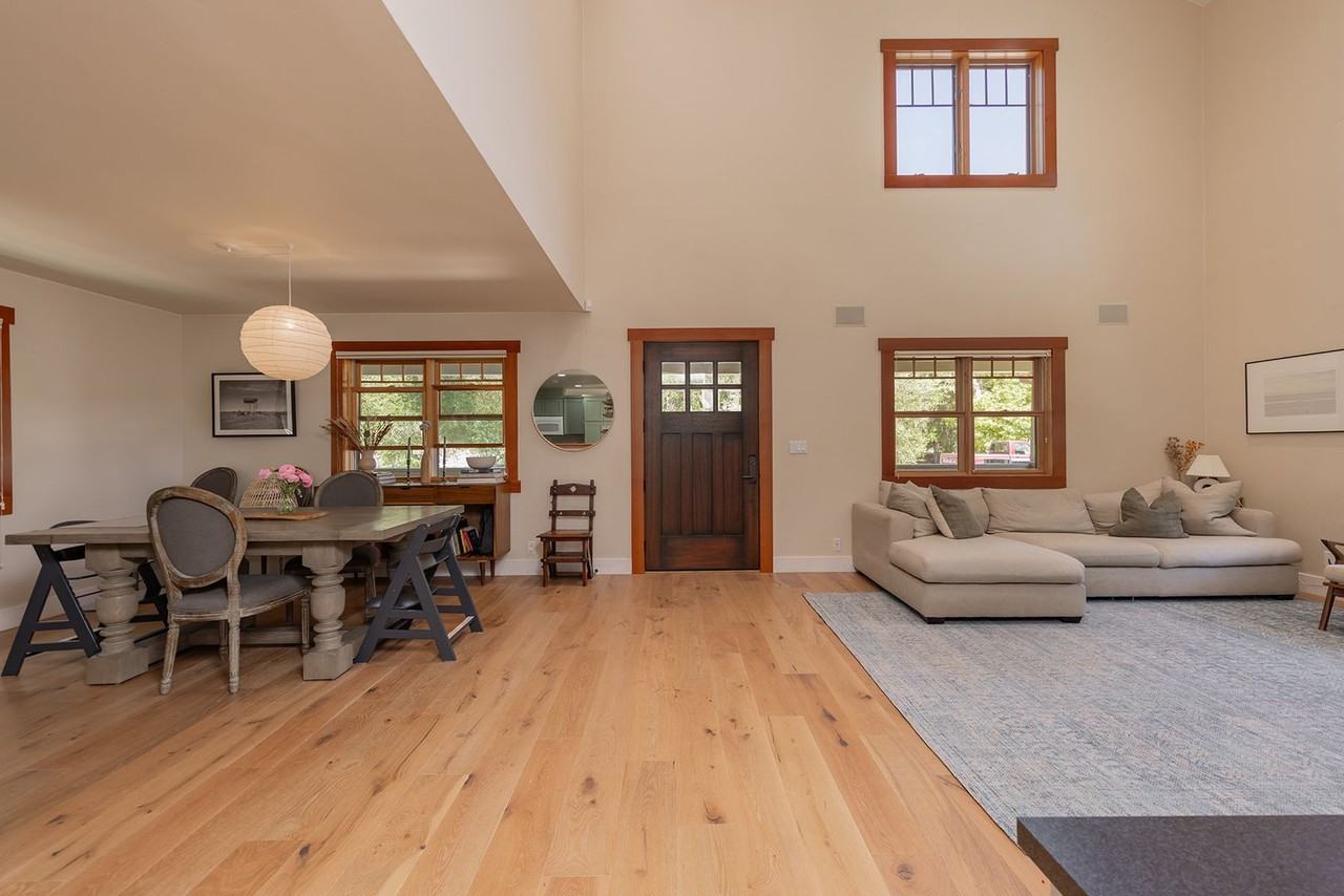 10802 Creek Rd - Photo 7 of 26