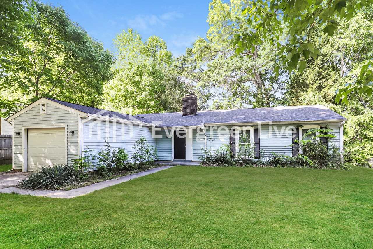 3202 Glen Hollow Rd - Photo 2 of 15