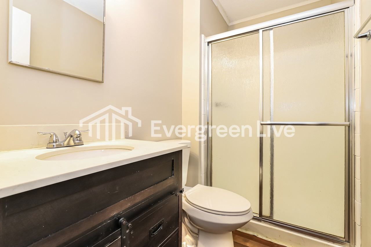 3202 Glen Hollow Rd - Photo 7 of 15