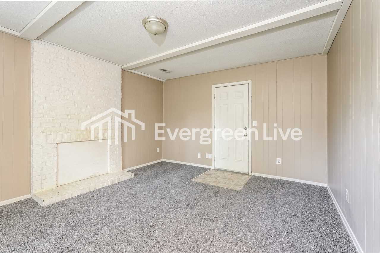 3612 Sellwood Rd - Photo 4 of 15