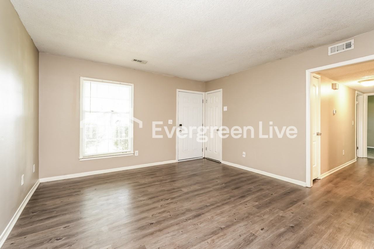3612 Sellwood Rd - Photo 5 of 15