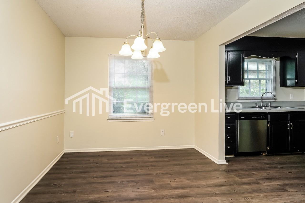 3612 Sellwood Rd - Photo 6 of 15
