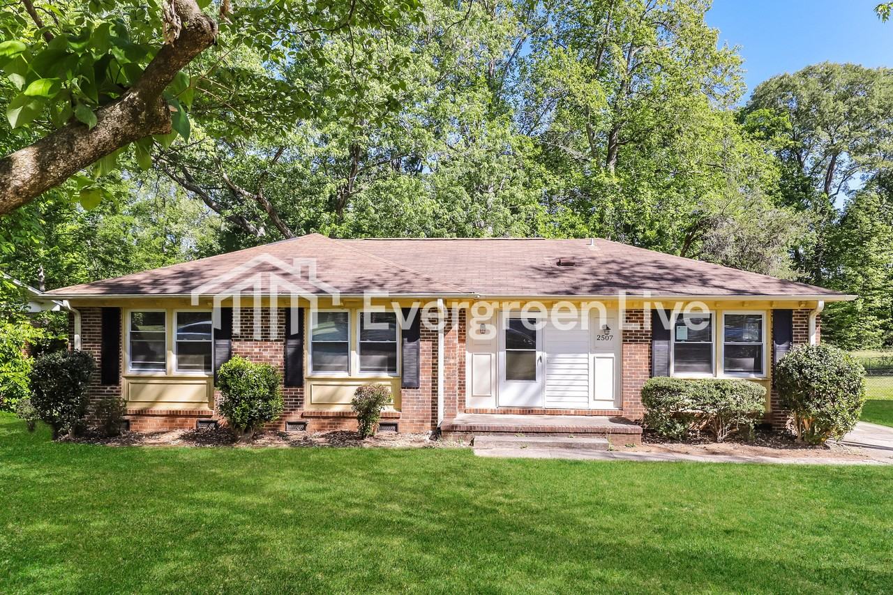 2507 Fernbrook Rd