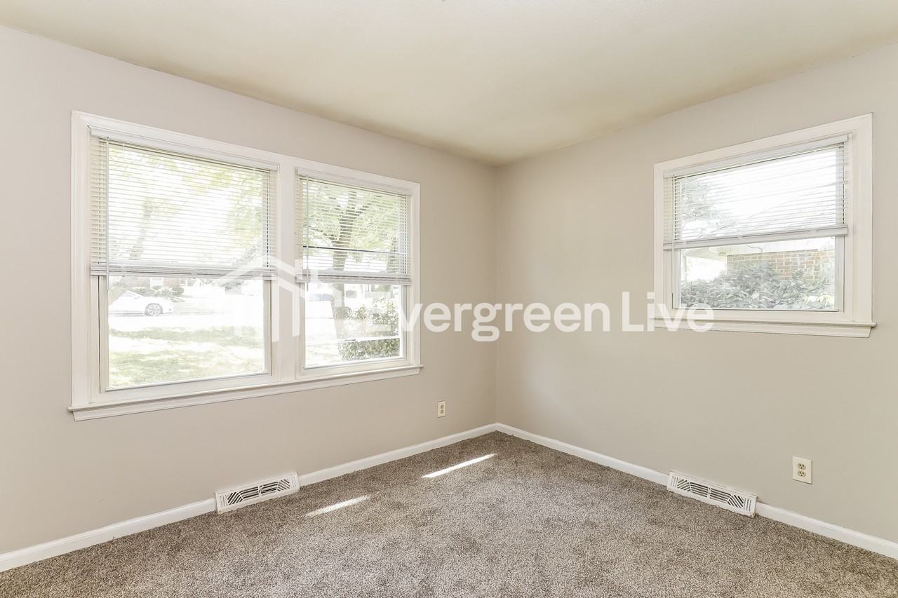 2507 Fernbrook Rd - Photo 4 of 15