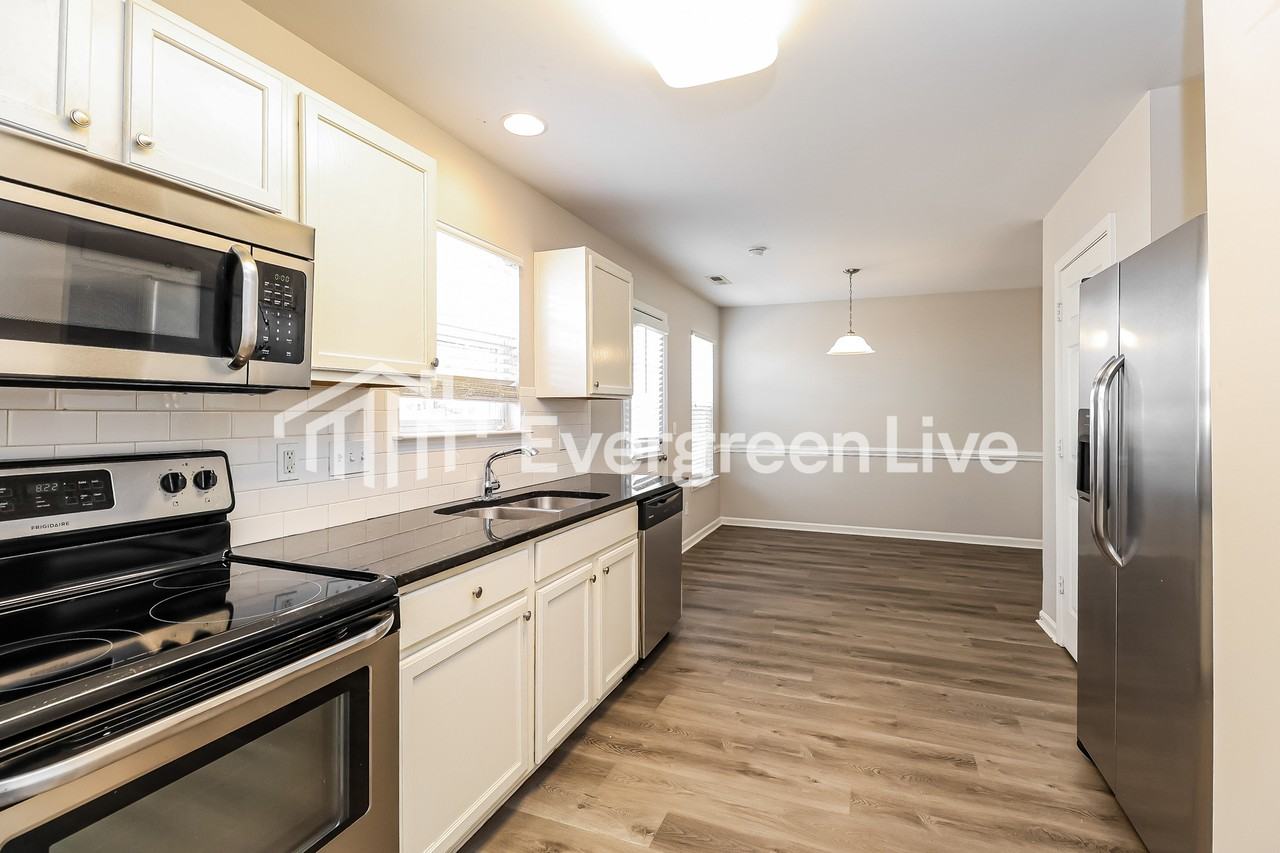 3217 Reid Brook Ln - Photo 5 of 15