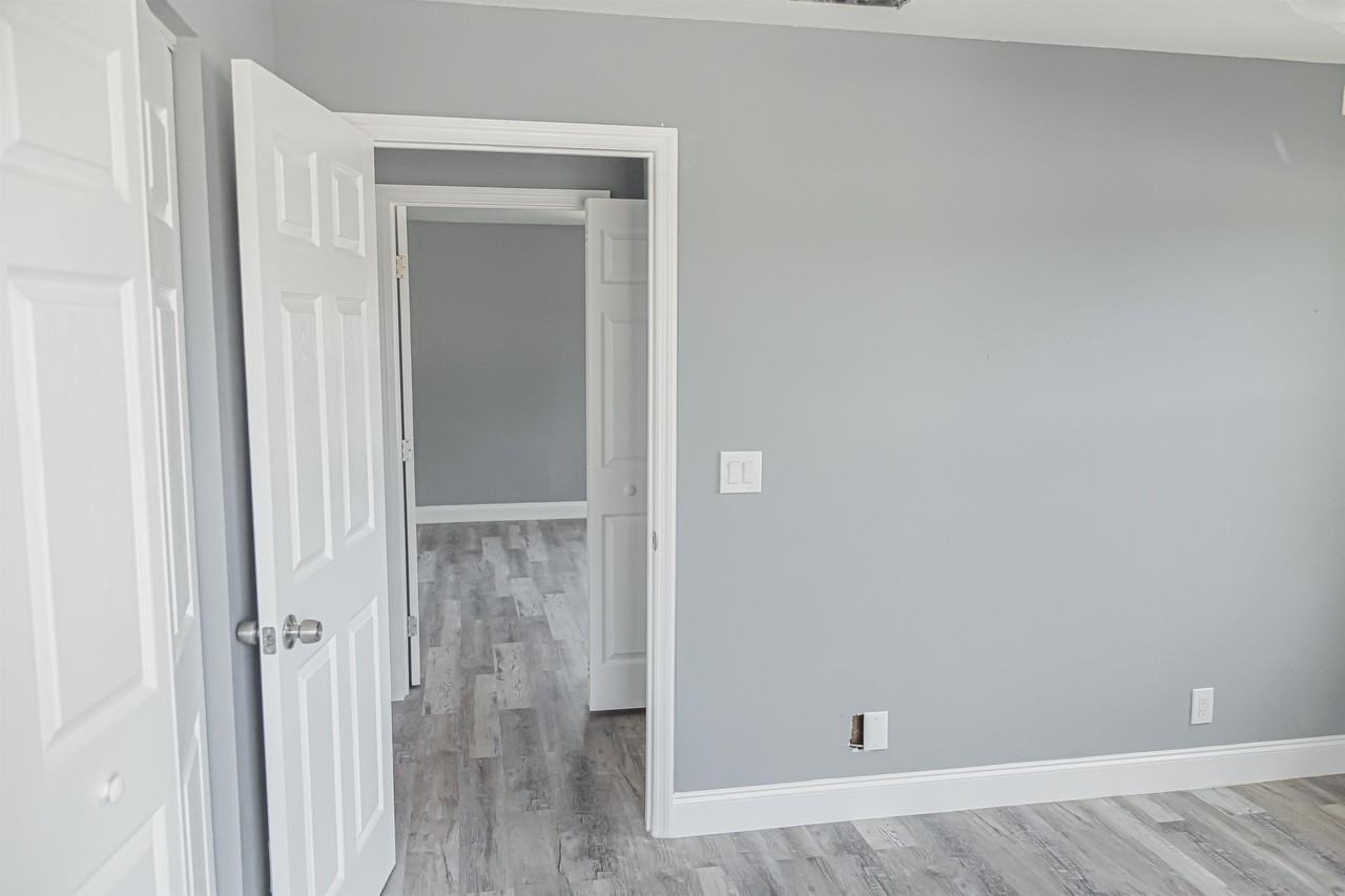 901 W 36th St #1 - Photo 7 of 18