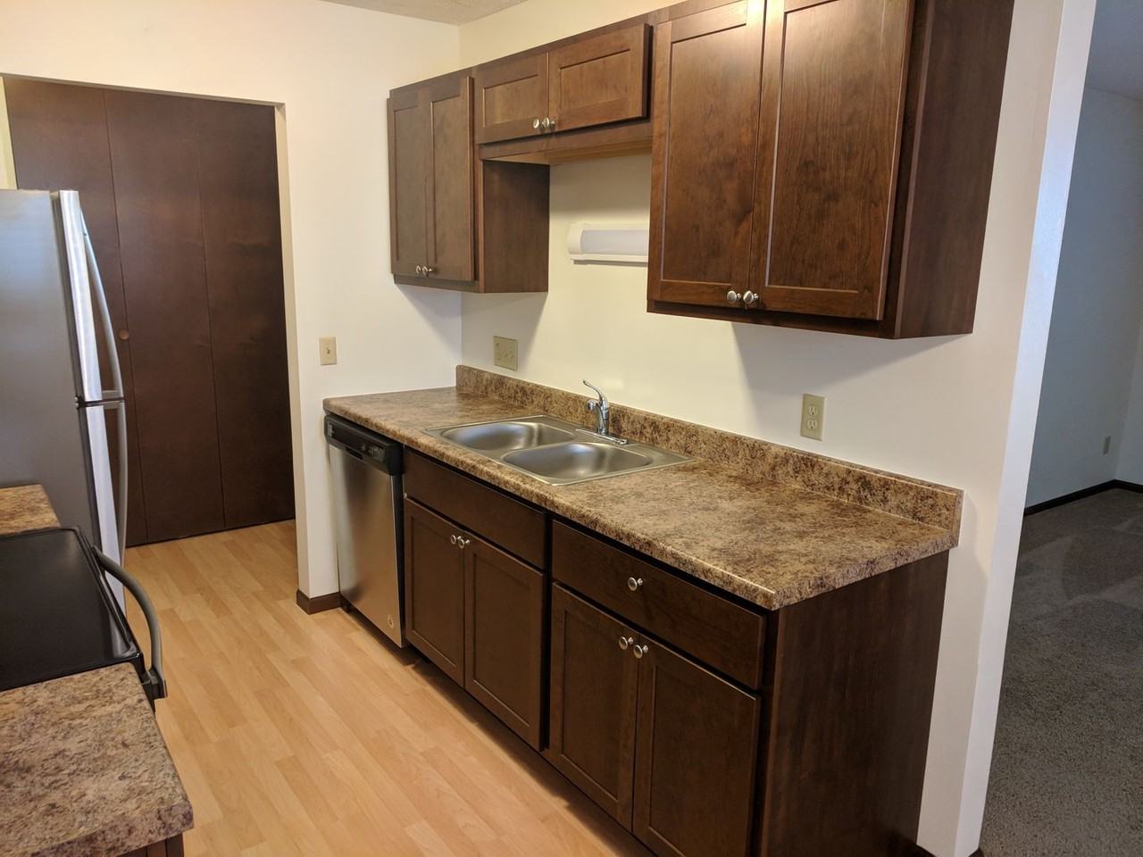 Spring Glen Apartments - Photo 3 of 24
