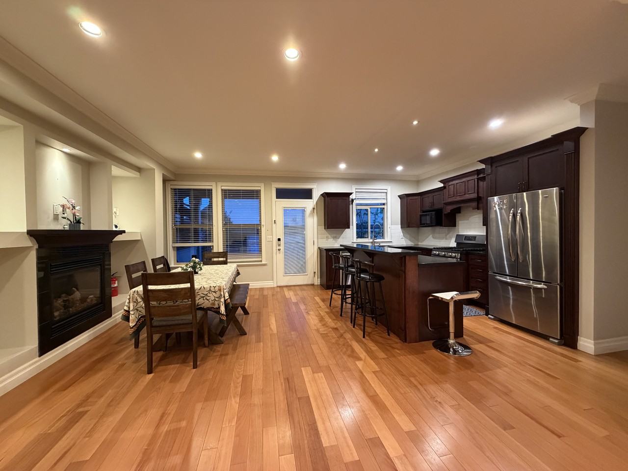 17308 2 Avenue - Photo 2 of 27