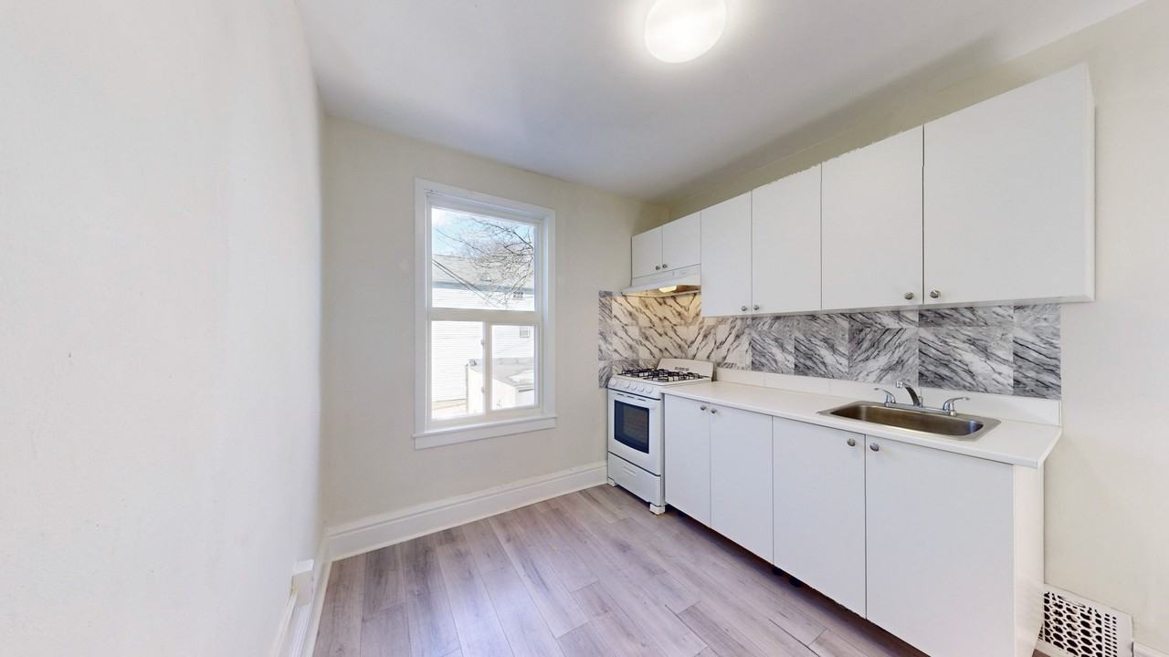 Queen St E & Woodbine Ave - Photo 4 of 15