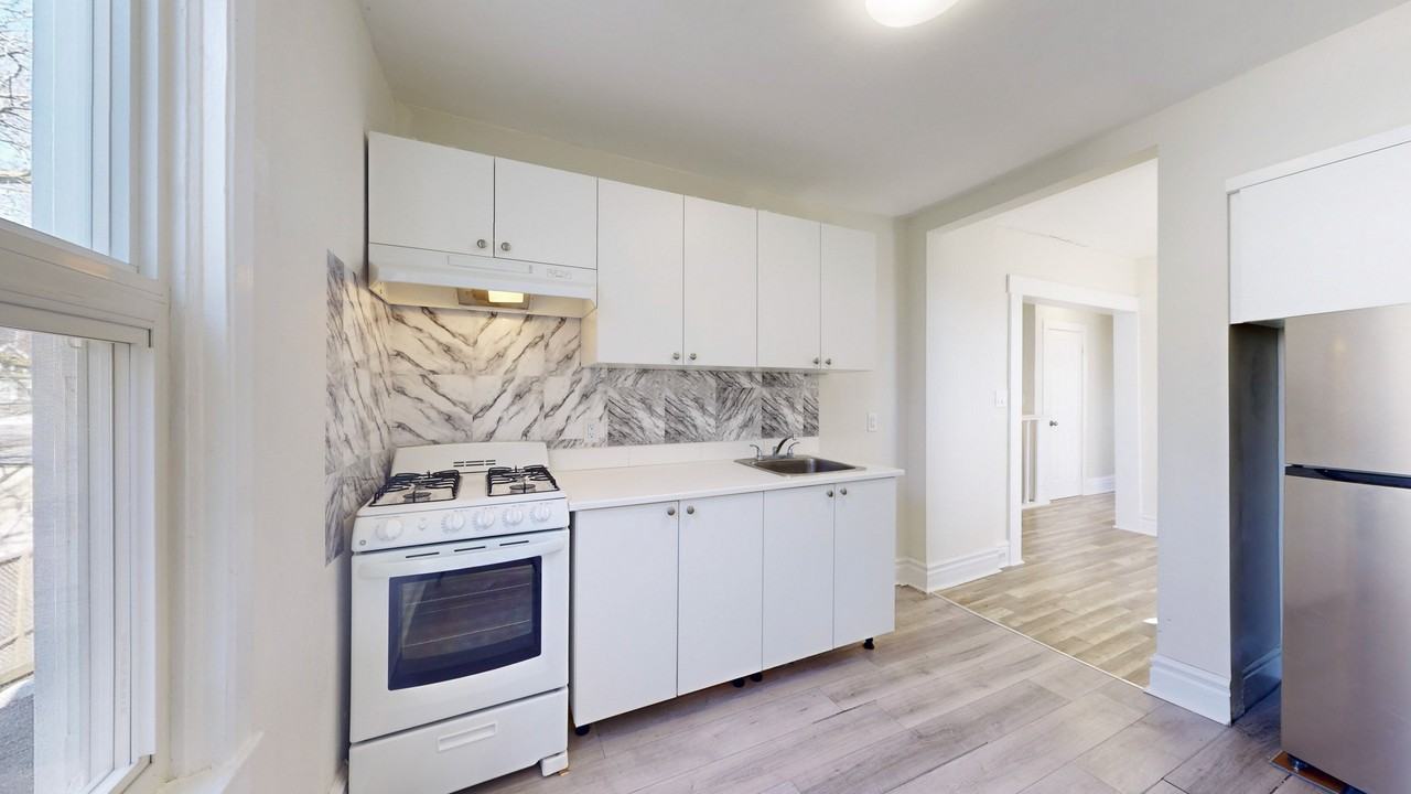 Queen St E & Woodbine Ave - Photo 6 of 15