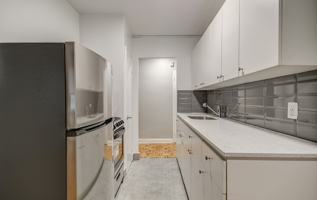 featured image of 1639 Bloor St W