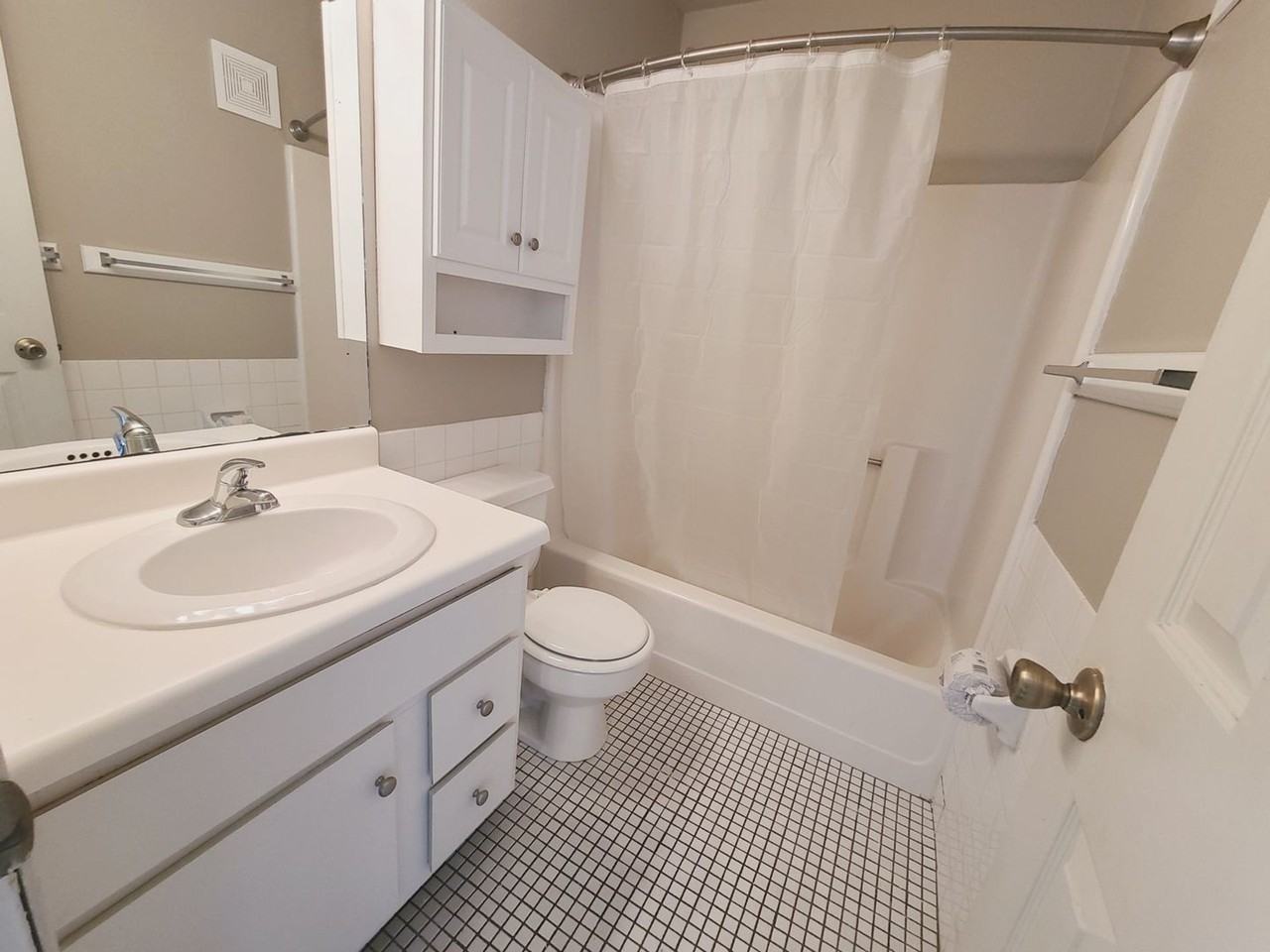 761 E Anamosa St - Photo 2 of 29